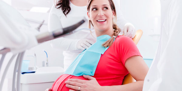 Лечение зубов во время беременности: особенности, рекомендации и противопоказания