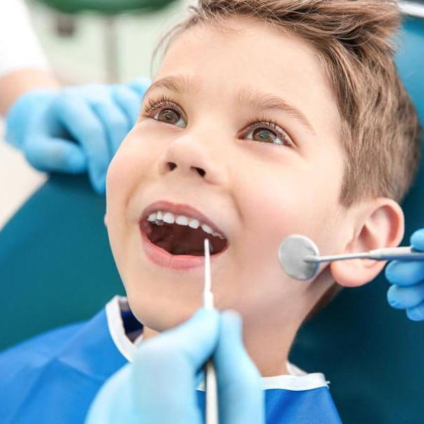 Лечение временных и  постоянных зубов детям